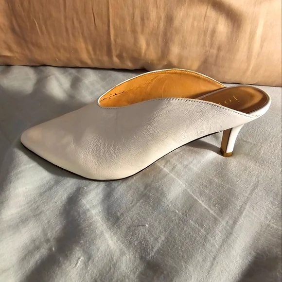 Joie White Leather Pointed Kitten Heels - Size 7 - Picture 10 of 11